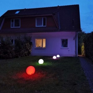 30cm LED RGB-Ball, Leuchtkugel mit Farbwechsel inkl. Fernbedienung und Erdspieß, Außenleuchte / Deko